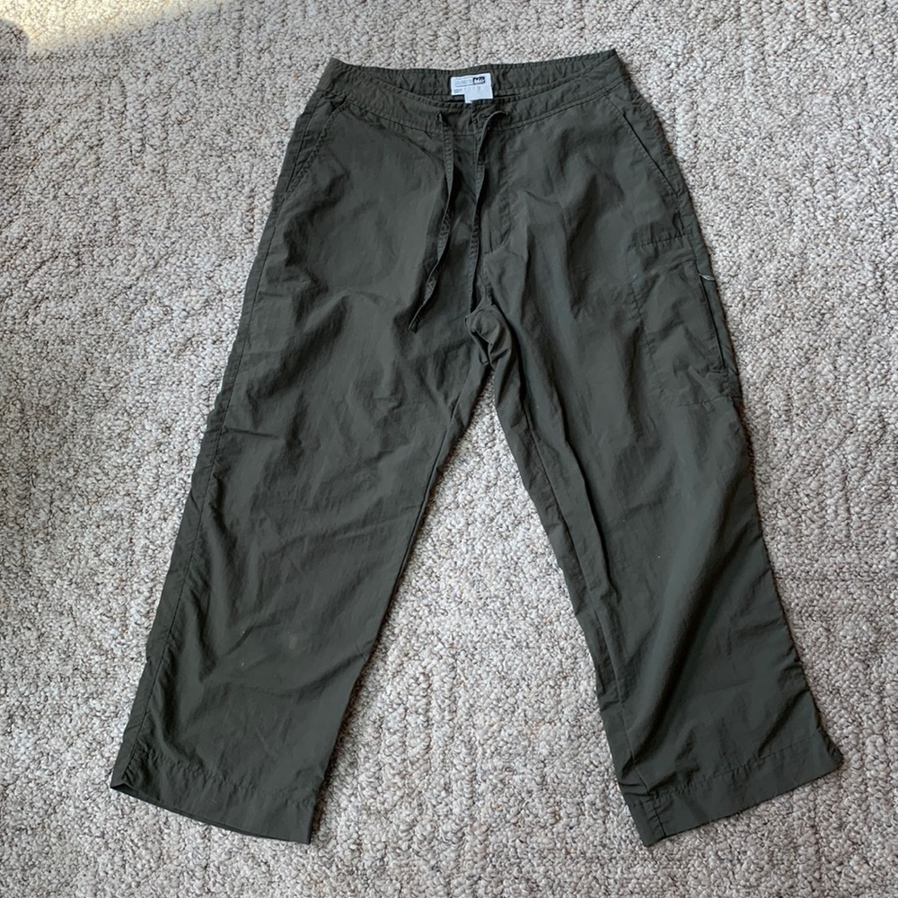 REI Olive Green Cropped Hiking Pants - Size M